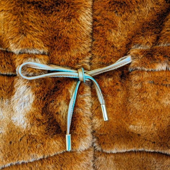 Elie Tahari Faux Fur Coat Tawny Size Small - Picture 8 of 10